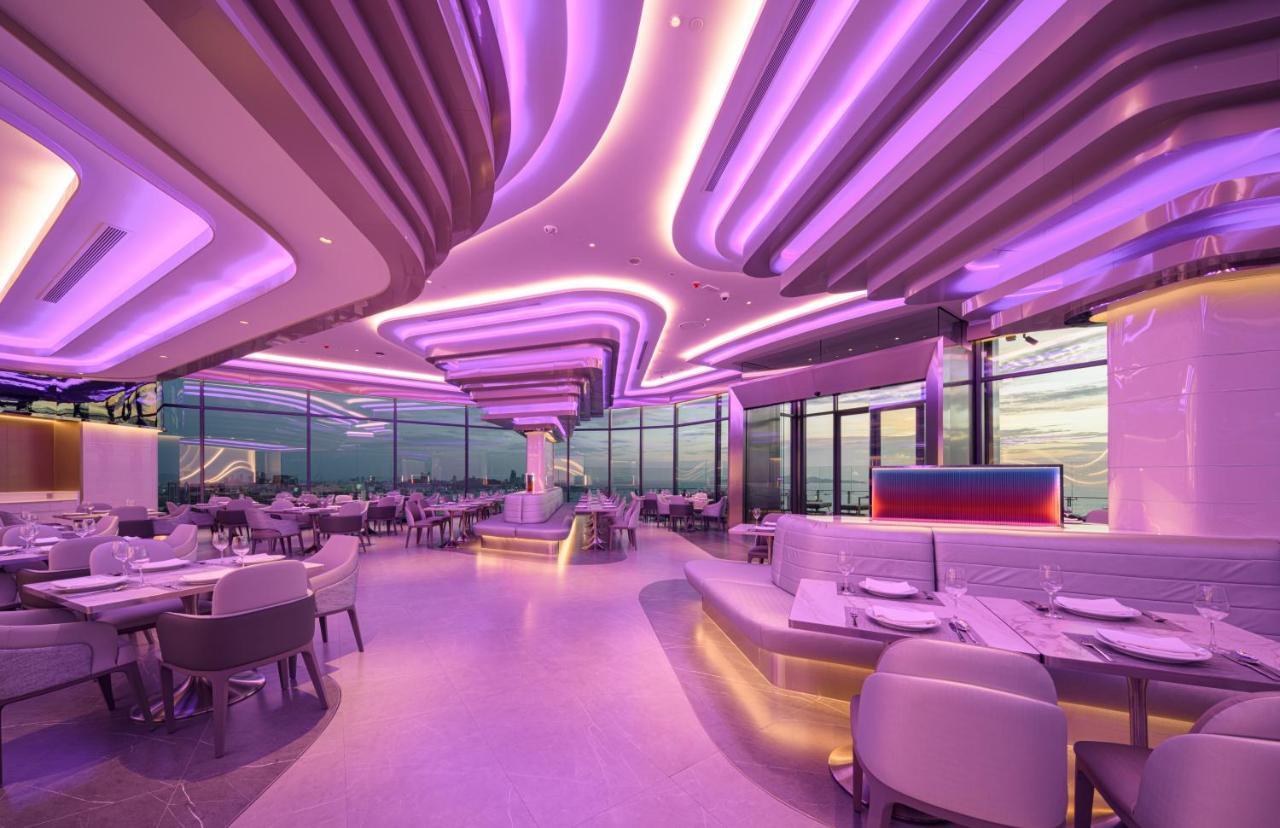 होटल Grande Centre Point Space 5*